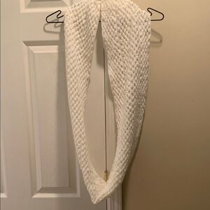 New York & Company White Cable-Knit Scarf/Wrap